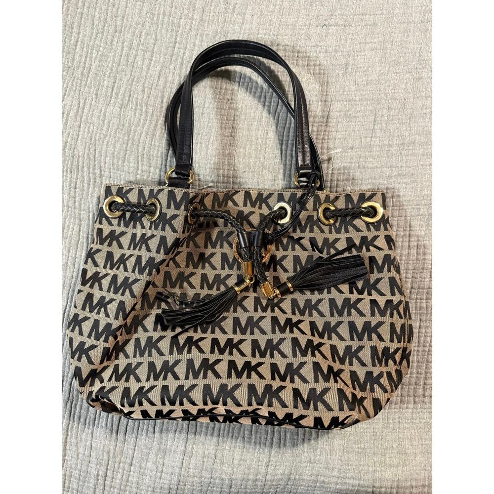 NWOT Michael Kors Signature Logo Purse Drawstring  Bucket Bag Black MK NEW